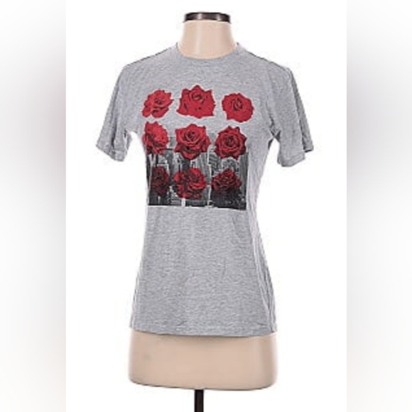 Mighty Fine rose design t-shirt, size L - Picture 5 of 5